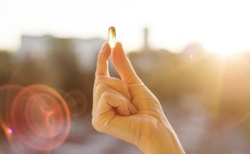 Je dodatke z vitaminom D smiselno jemati tudi v sončnih mesecih?